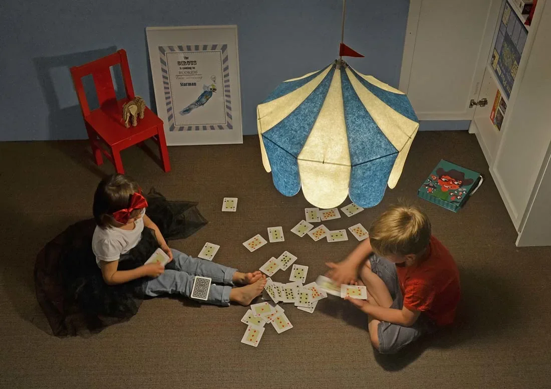 Buokids-Pendellampe-Zirkus-blau-467860_5.jpg