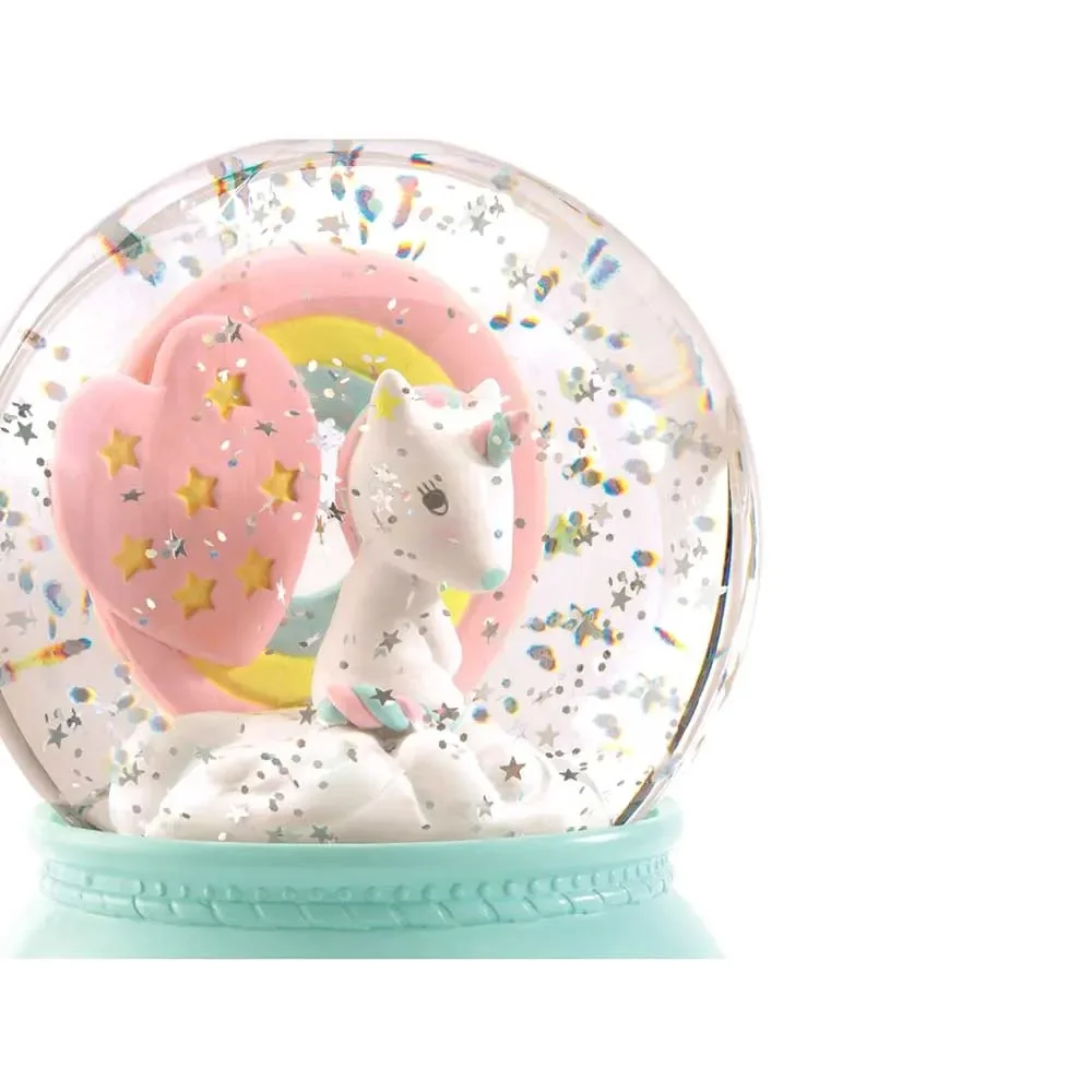 Djeco-Nachtlicht-Schneekugel-Einhorn-460861_1.jpg