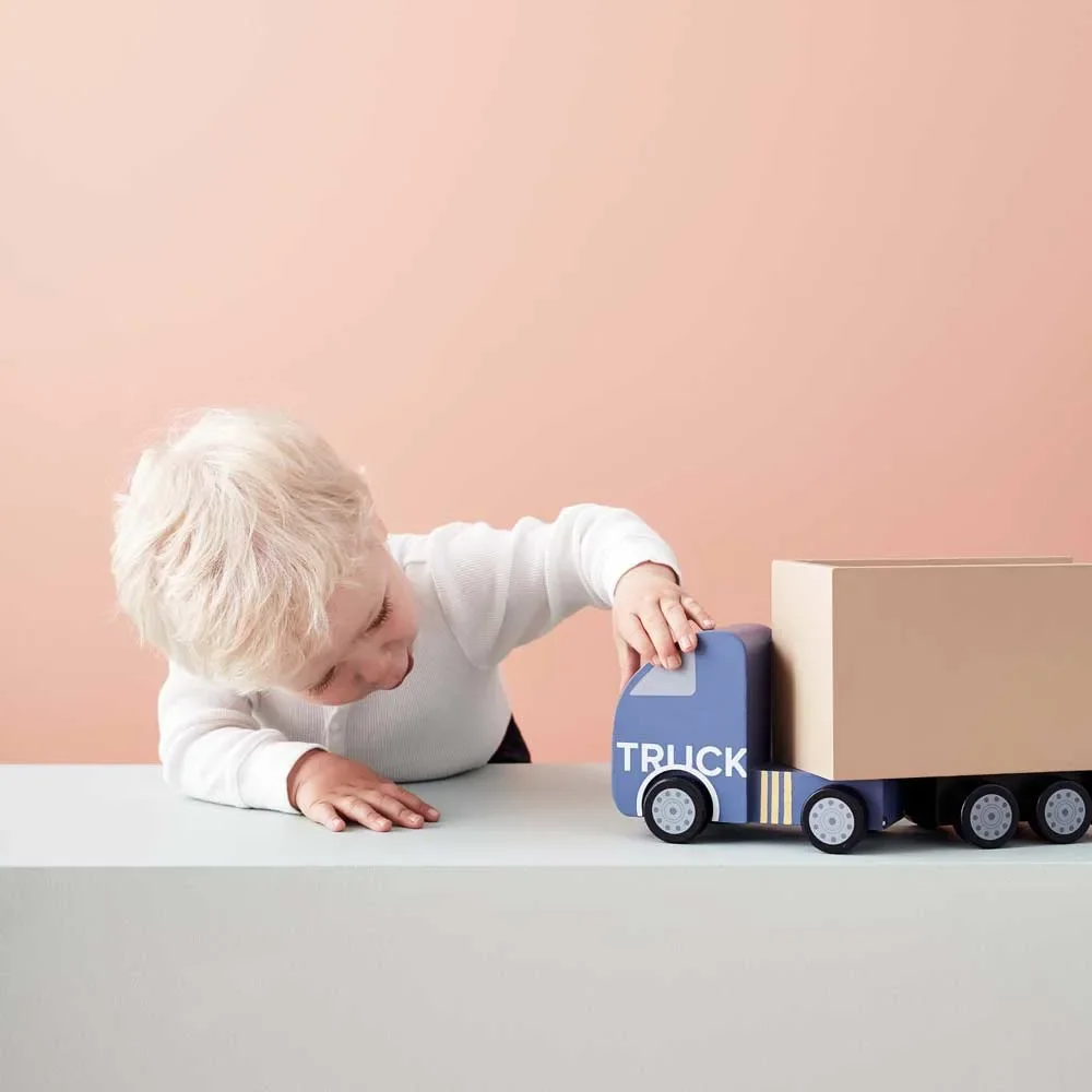 Kids-Concept-Spielzeug-Laster-Holz-462739_10.jpg
