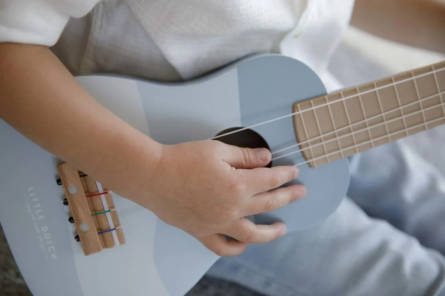 Little-Dutch-Kinder-Gitarre-blau-455036_4.jpg