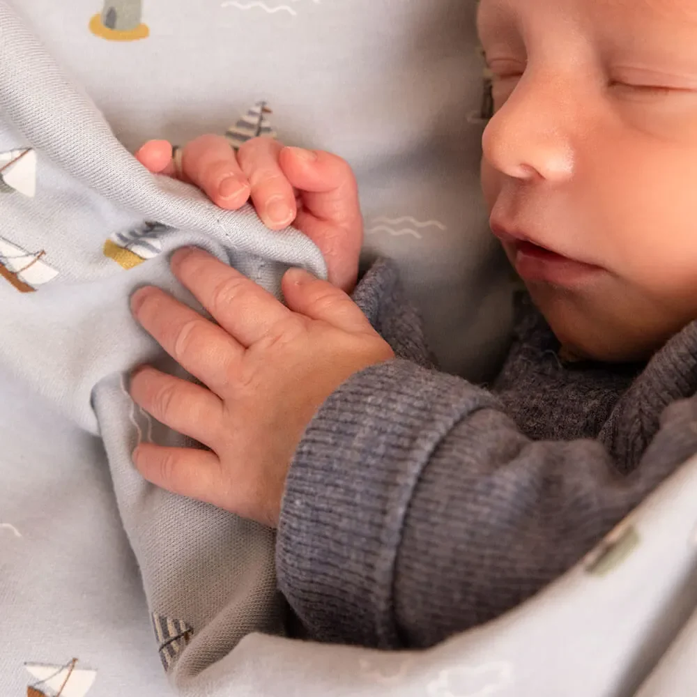 Little-Dutch-Baby-Kuscheldecke--Sailors-Bay--blau-459774_2.jpg