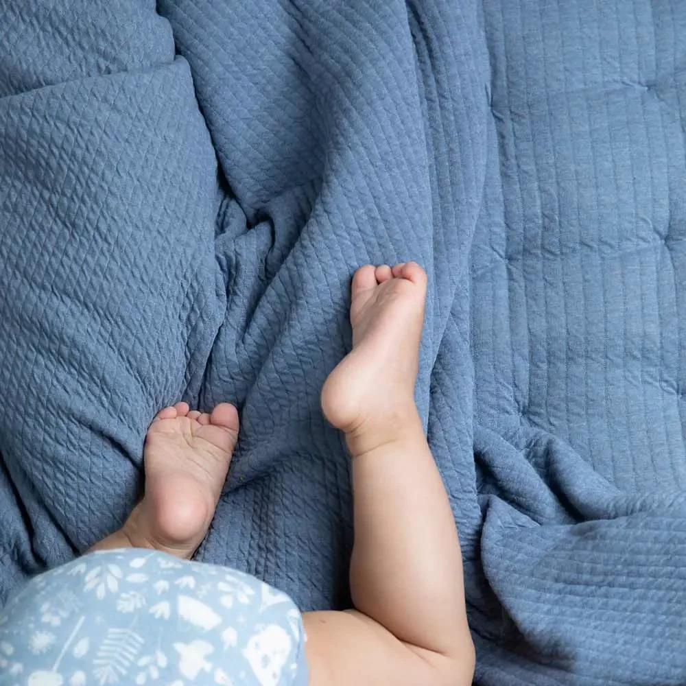 Little-Dutch-Baby-Kuscheldecke-uni-blau--Pure-Blue--458076_2.jpg
