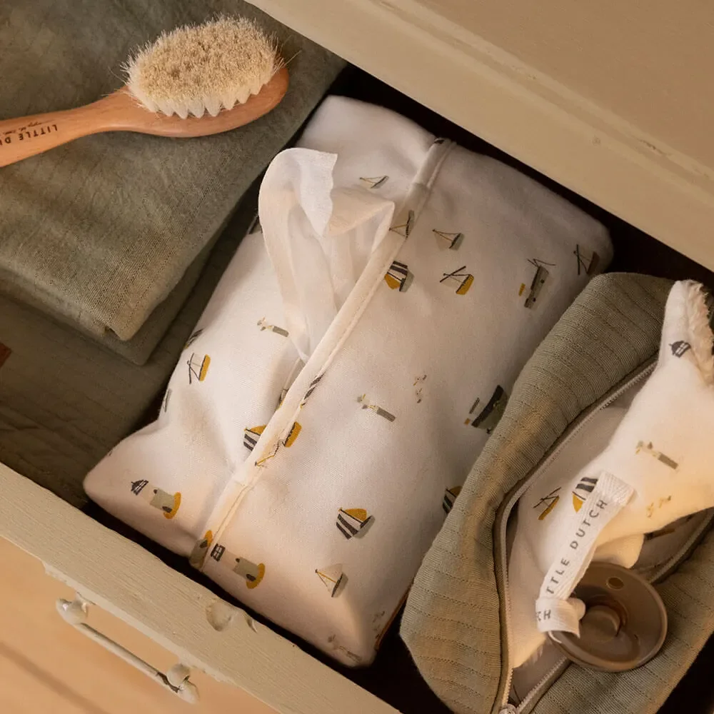 Little-Dutch-Feuchttuch-Box-Bezug--Sailors-Bay--weiss-467717_1.jpg
