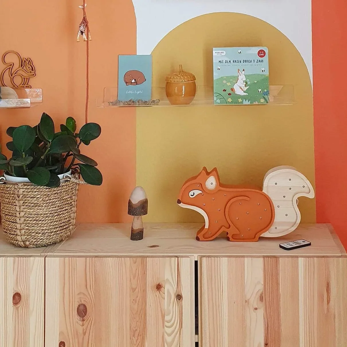 Little-Lights-Nachtlicht-Kinder--Nachtlampe-Eichhoernchen-100--Kiefernholz-natur-99924045_1.jpg