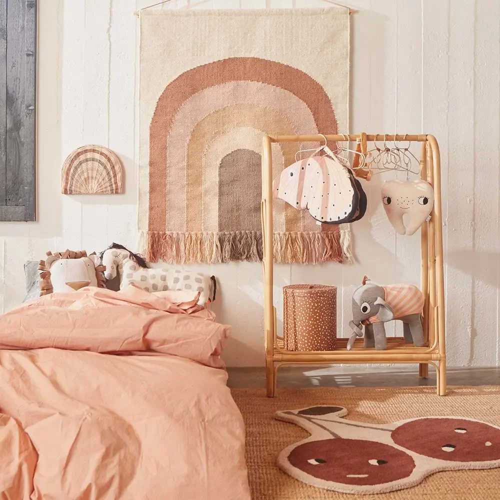 OyOY-Kinder-Kleiderstaender-Rainbow-Rattan-natur-466224_5.jpg