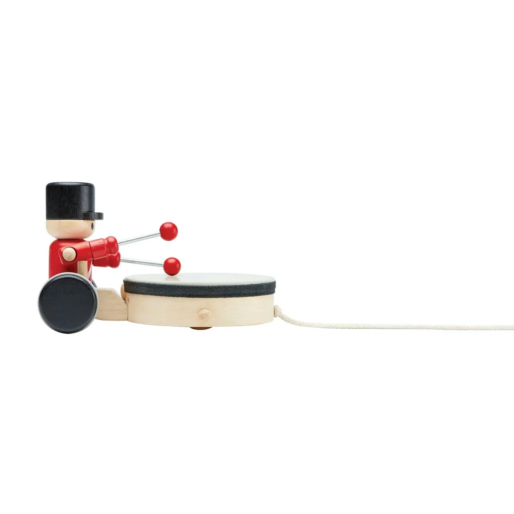 Plan-Toys-Nachziehspielzeug-Trommler--Gummibaumholz-99930214_1.jpg