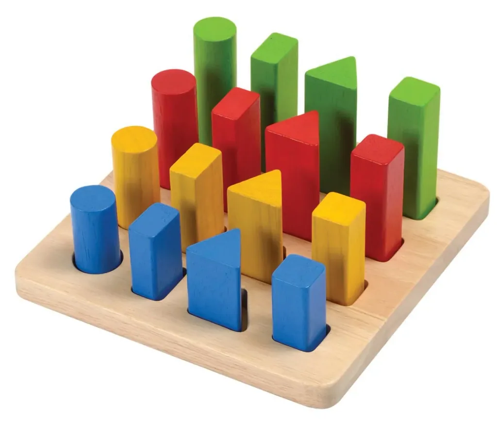 Plan Toys - Sortierspielzeug - Lernspiel Geometrie Stifte, Gummibaumholz