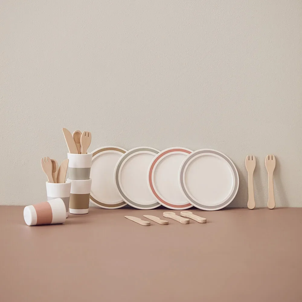 Kids Concept Spielzeug Geschirr-Set Bistro Holz weiss pastell