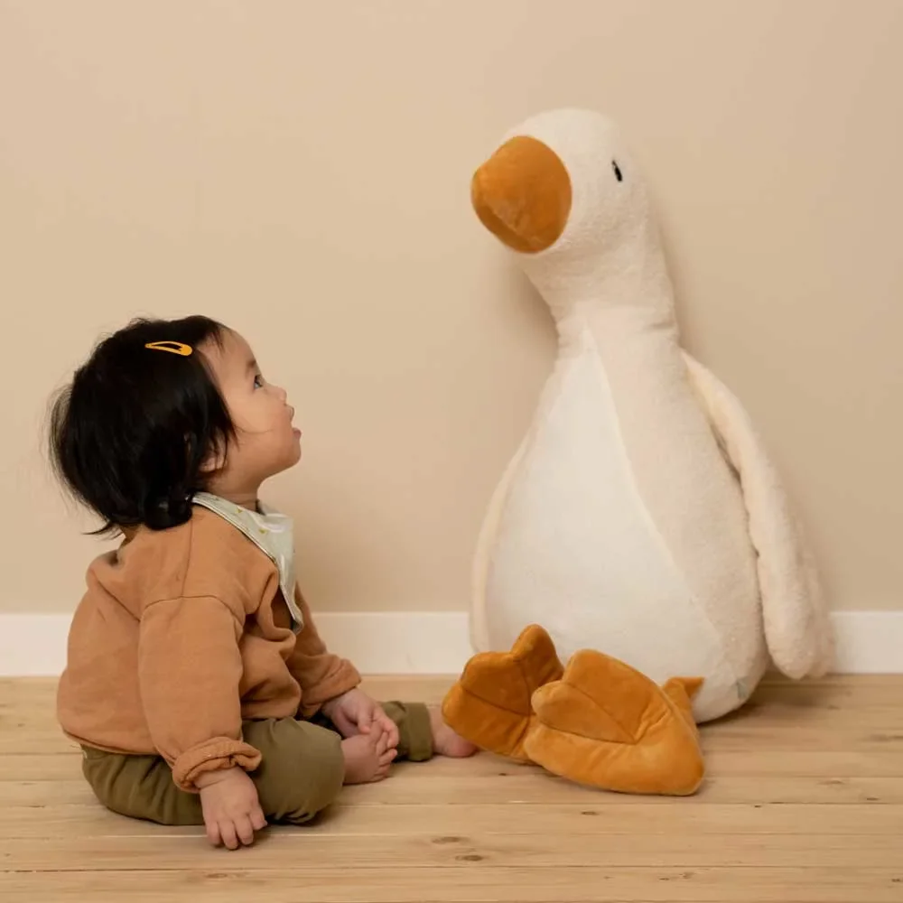 Little Dutch Kuscheltier Gans "Little Goose" richtig groß