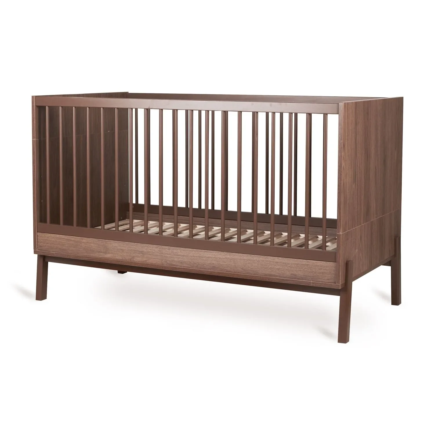 Quax Ashi Babybett 140x70 cm – Mitwachsendes Gitterbett mit Umbau zum Juniorbett | Höhenverstellbares Kinderbett aus Massivholz, Farbe: Kastanie