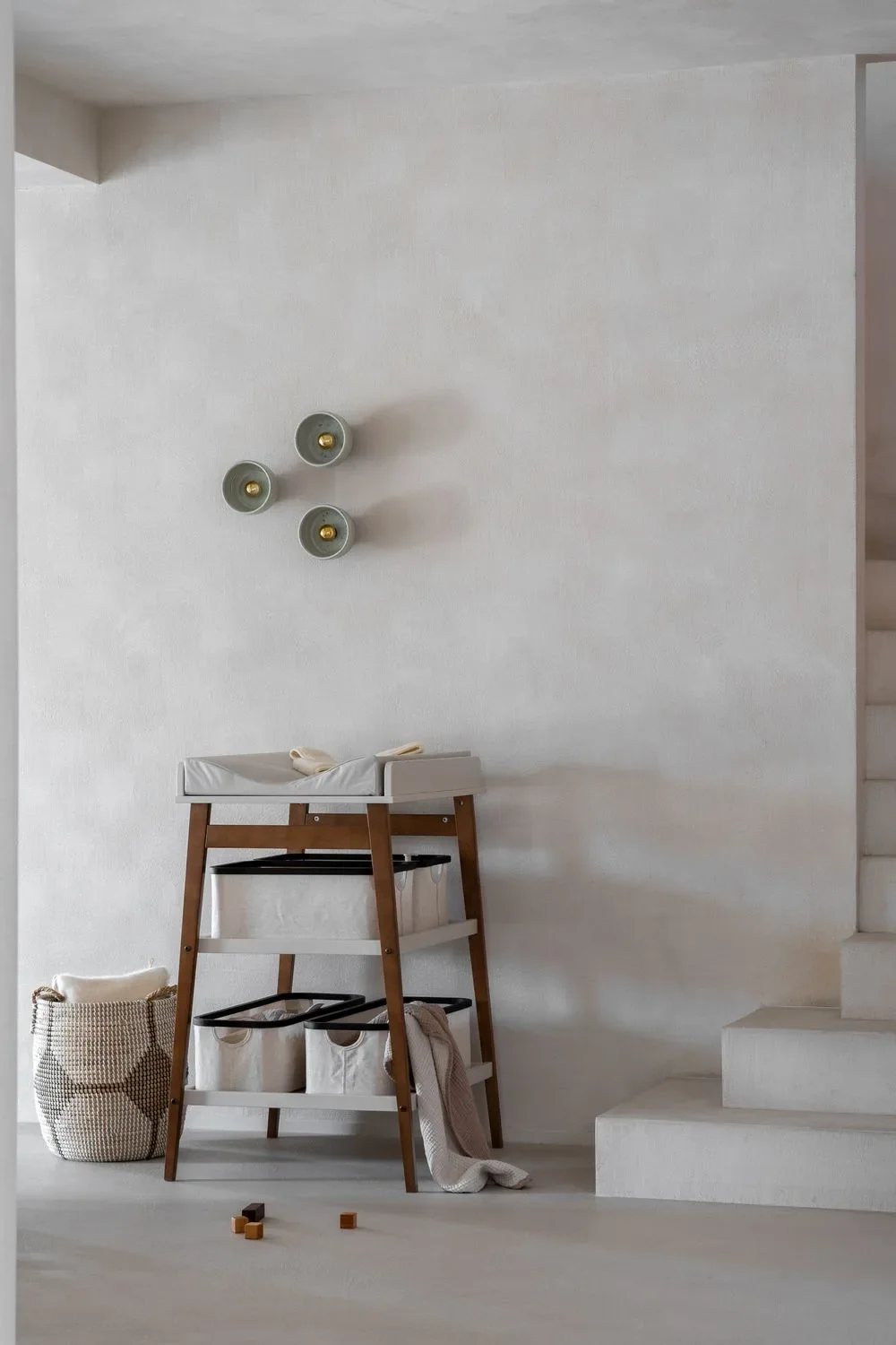 "Quax Wickeltisch Hip | Moderner Wickelaufsatz mit Stauraum | aus Holz & MDF image"