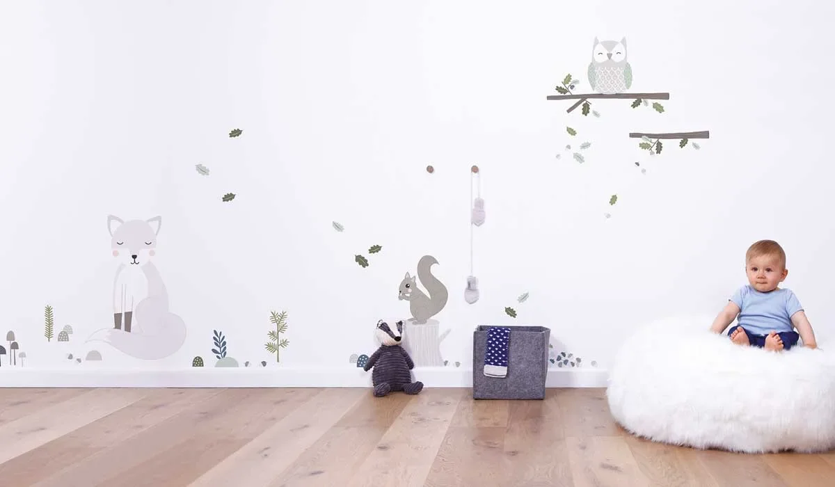 "Lilipinso Wandsticker A3 Eichhörnchen mit Wald grau grün image"