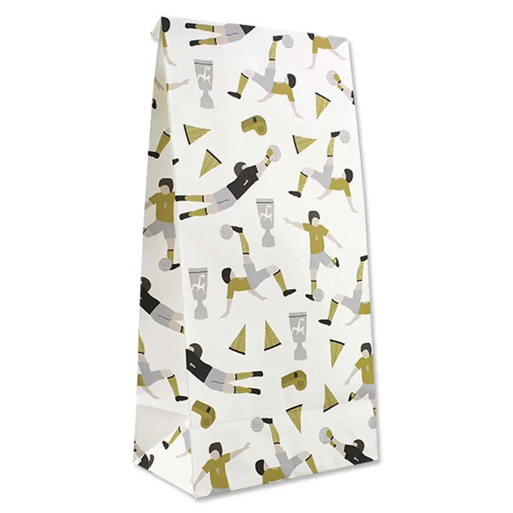 "Ava & Yves Geschenk Papiertüten Fussball image"